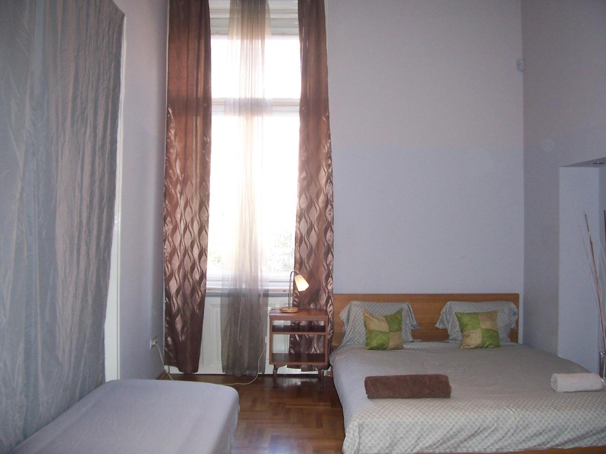 T & E Apartment בודפשט מראה חיצוני תמונה